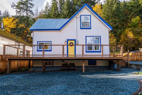 48801 N Bend Cres, North Bend, BC, V0K1C1 | Card Image