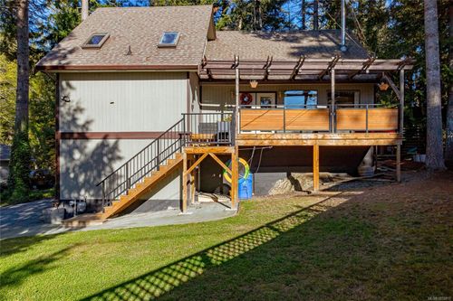 2335 Ravenhill Rd, Shawnigan Lake, BC, V8H2H2 | Card Image