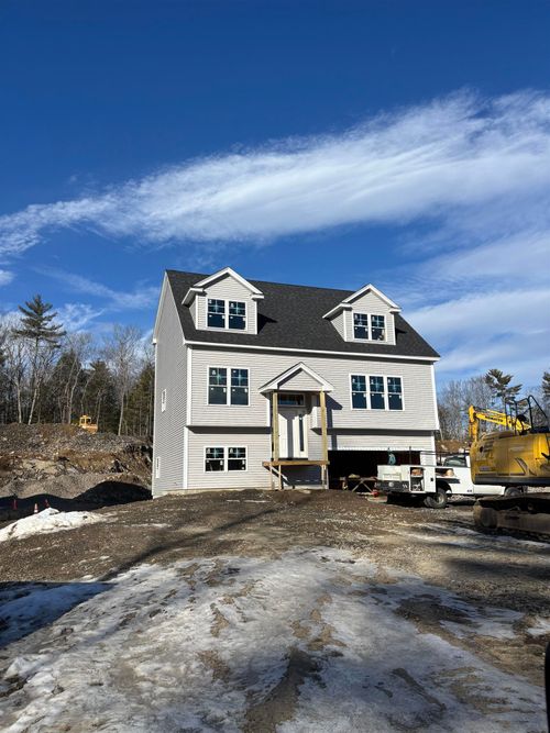 2-12 Mica Dr, Raymond, NH, 03077-2372 | Card Image