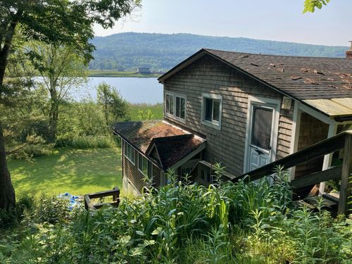 10 River Front Dr, Bellows Falls, VT, 05101-3040 | Card Image
