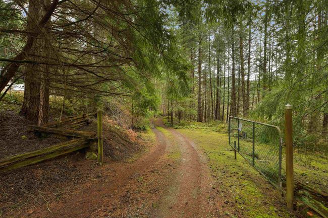 300 Wood Dale Drive, House other with 3 bedrooms, 3 bathrooms and null parking in Mayne Island BC | Image 40