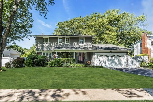 20 Lancia Dr, East Norwich, NY, 11732-1114 | Card Image