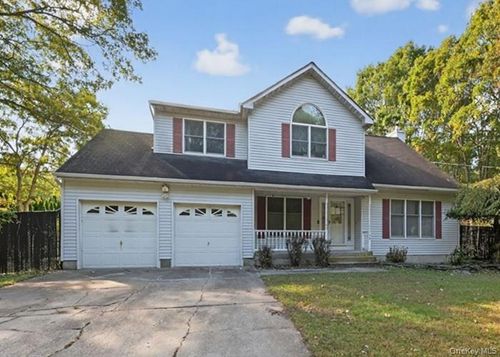 168 Hickory St, Port Jefferson Station, NY, 11776-2100 | Card Image