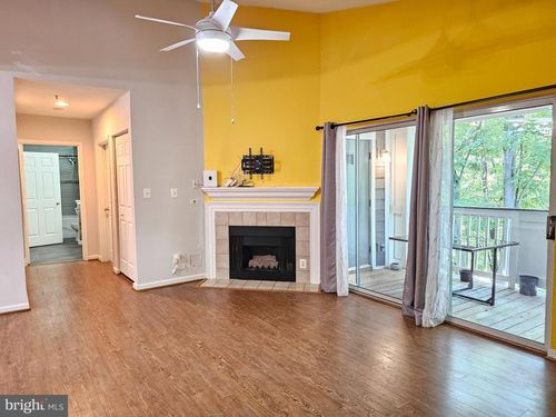 301-20322 Beechwood Ter, Ashburn, VA, 20147-2709 | Card Image