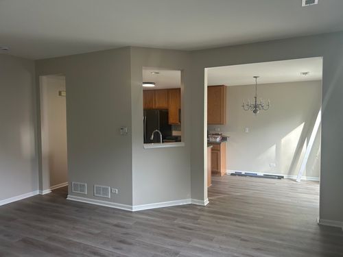 508 Metropolitan St, Aurora, IL, 60502-8998 | Card Image