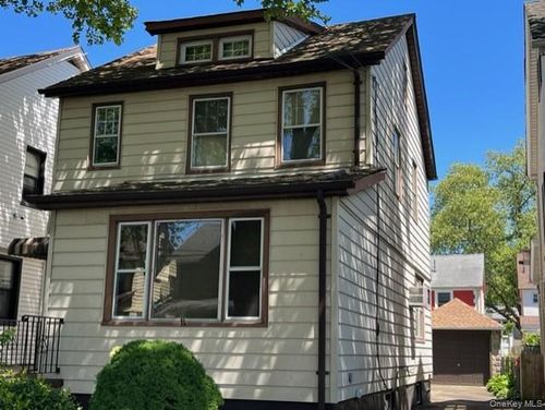 34-29 208th St, Bayside, NY, 11361-1309 | Card Image
