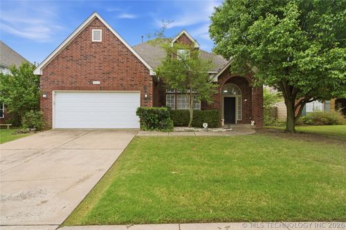 4417 Elgin St, Broken Arrow, OK, 74012-8632 | Card Image