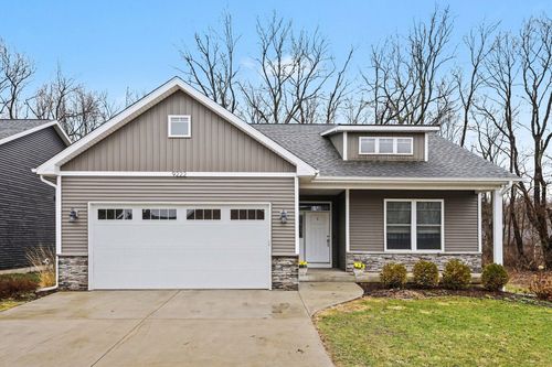 9222 Hatton Cir, Richland, MI, 49083-8646 | Card Image