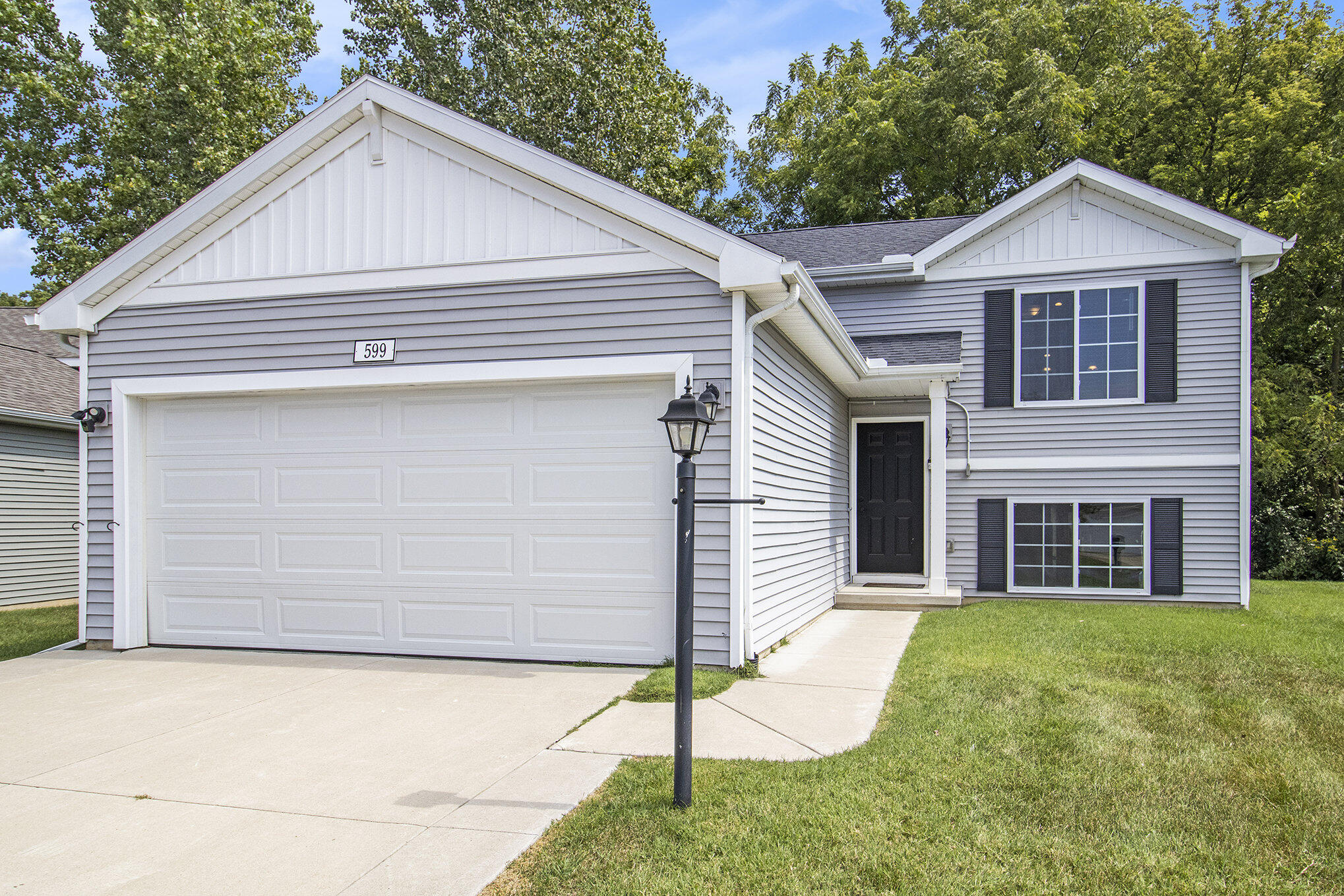 Cygnet Lake Dr, Benton Harbor, MI 49022