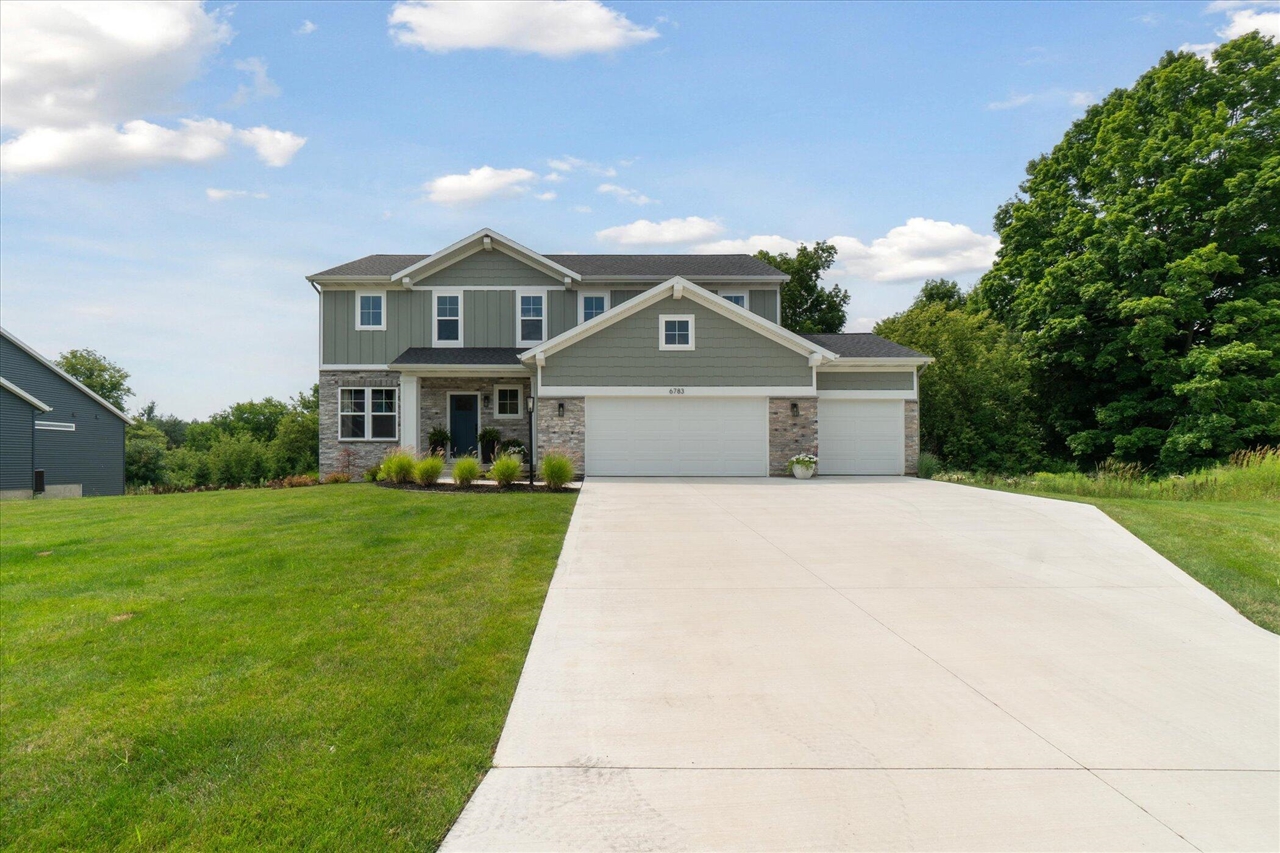 Summer Meadows Ct, Rockford, MI 49341