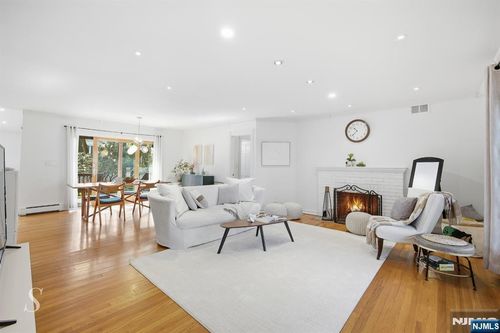 5 Franciscan Way, Fair Lawn, NJ, 07410-3612 | Card Image