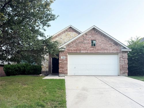 724 Red Elm Ln, Fort Worth, TX, 76131-3552 | Card Image