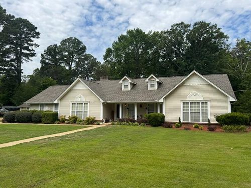 217 Winfield Dr, Tupelo, MS, 38801-8695 | Card Image