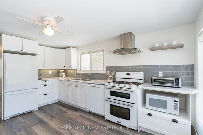 336 Peek A Boo Trail, House other with 6 bedrooms, 2 bathrooms and 4 parking in Tiny ON | Image 6