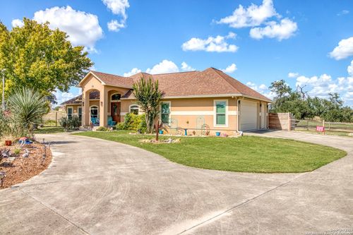 212 Antler Cir, Bandera, TX, 78003-4538 | Card Image