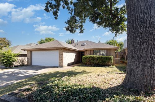 5905 Sterling Green Trl, Arlington, TX, 76017-4227 | Card Image