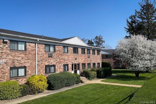 405-01-405 E Main St, Bay Shore, NY, 11706-8541 | Card Image