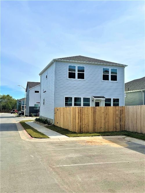 15110 Forum Ave, Pflugerville, TX, 78660-6252 | Card Image