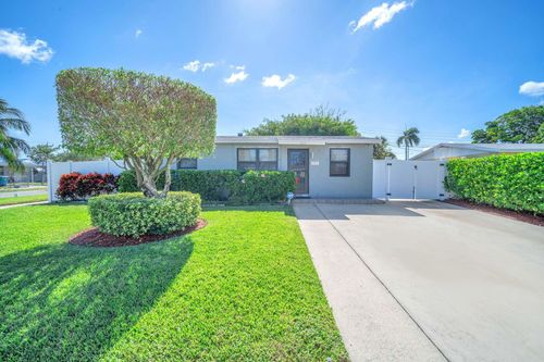 212 Nw 11th Avenue, Boynton Beach, FL, 33435 | Card Image