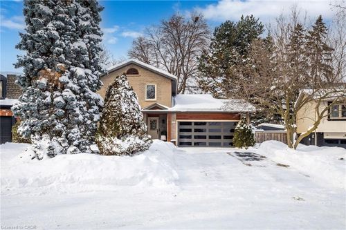 946 Nora Dr, Burlington, ON, L7T3E8 | Card Image