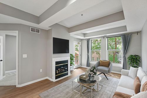 apt-305-645 N 1st St, Minneapolis, MN, 55401-1191 | Card Image