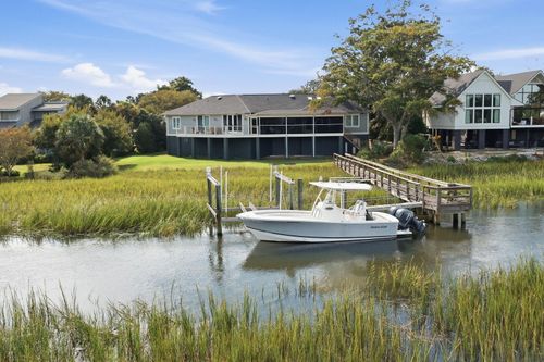 70 Rebellion Rd, Charleston, SC, 29407-7448 | Card Image