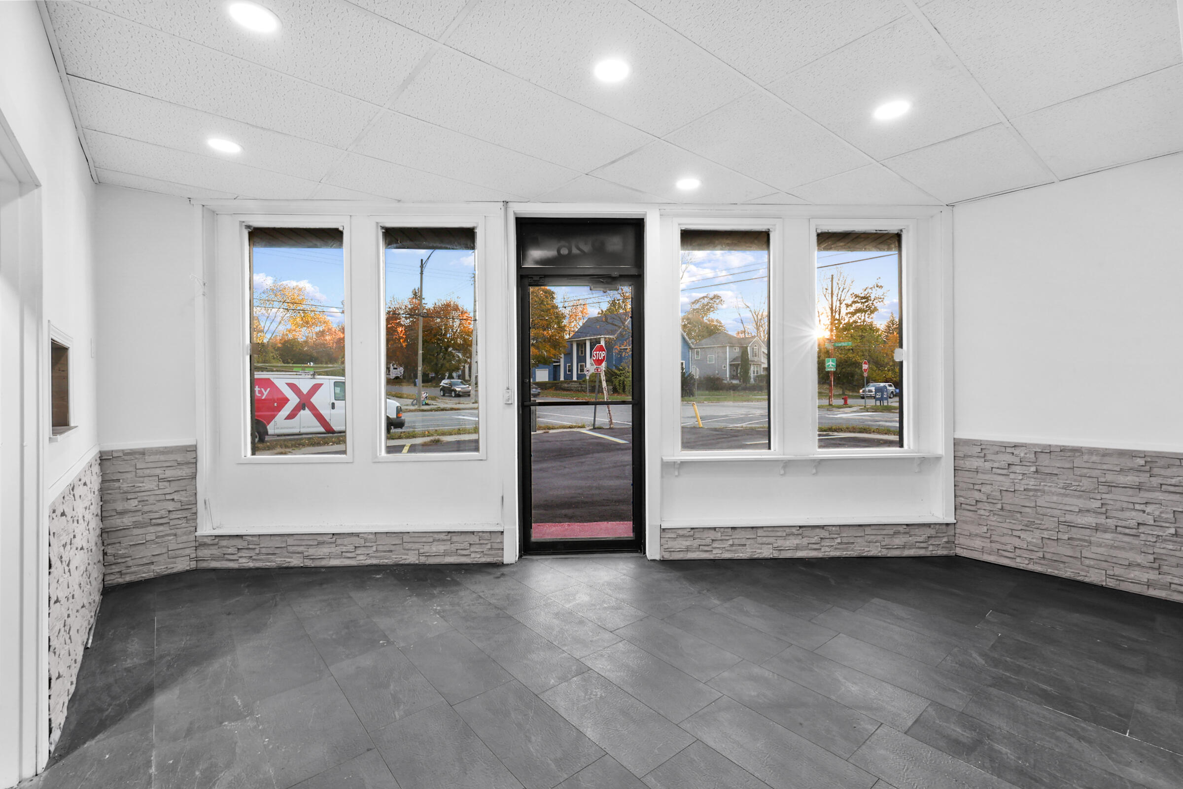Commercial Lease in Lansing 2