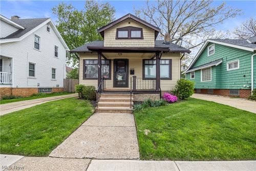 2212 Olive Avenue, Lakewood, OH, 44107 | Card Image