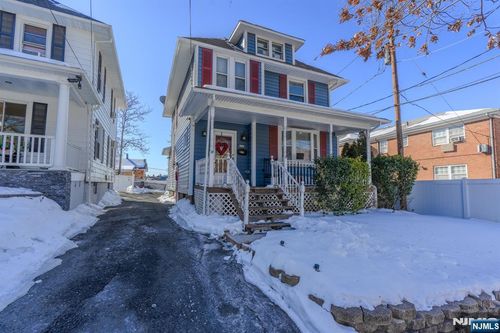 39 Hobart St, Ridgefield Park, NJ, 07660-1701 | Card Image