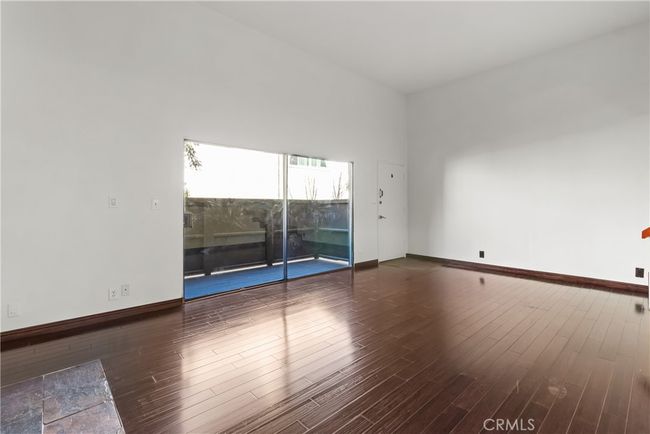 UNIT-13 - 8933 Willis Ave, Townhouse with 2 bedrooms, 3 bathrooms and 2 parking in Panorama City CA | Image 6
