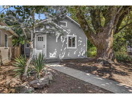 461 Blair Blvd, Eugene, OR, 97402-4510 | Card Image