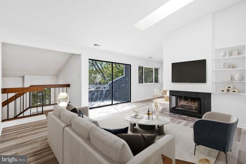1958 Villaridge Dr, RESTON, VA, 20191-4828 | Card Image