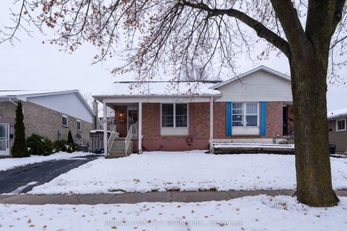 {{alt}} | Card Image