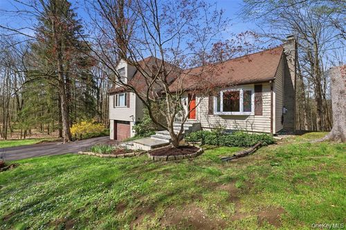 307 Old Kingston Rd, New Paltz, NY, 12561-3036 | Card Image