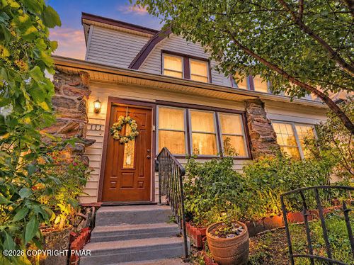 111 Oakley Rd, Upper Darby, PA, 19082-1410 | Card Image