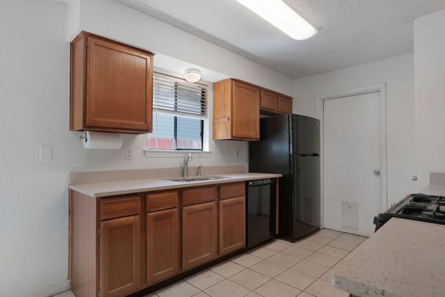 Kitchen | Image 15