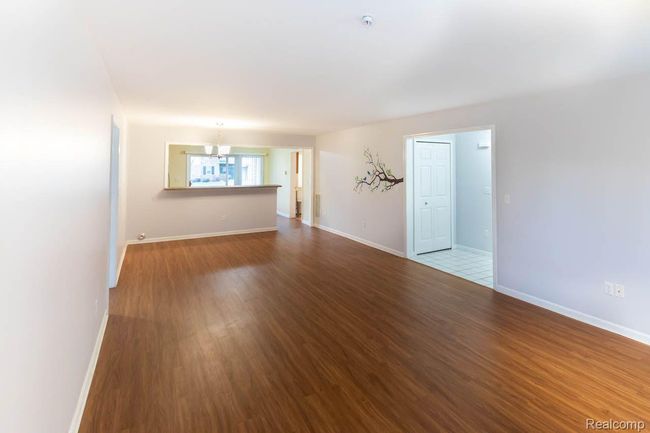 28460 Carlton Way Dr, Condo with 2 bedrooms, 2 bathrooms and null parking in Novi MI | Image 13