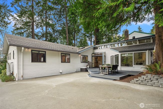 8475 Se 45 Th St, House other with 4 bedrooms, 3 bathrooms and 2 parking in Mercer Island WA | Image 30