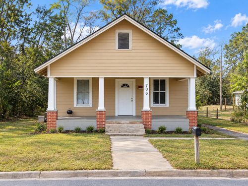 706 E Magnolia St, Valdosta, GA, 31601-4935 | Card Image