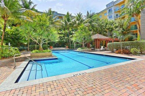 208-6001 Sw 70th St, South Miami, FL, 33143-3421 | Card Image