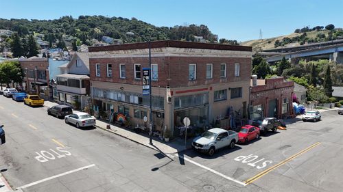 602 2nd Avenue, Crockett, CA, 94525 | Card Image