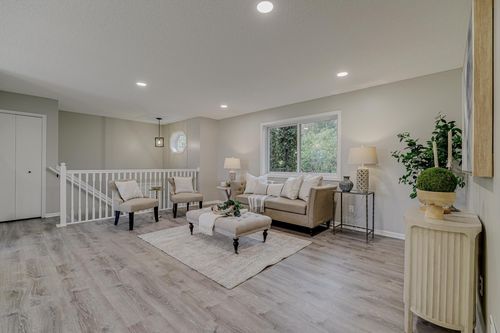 430 Wagon Wheel Cir, Buffalo, MN, 55313-1300 | Card Image