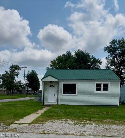 601 Nicely Ave, Parkersburg, WV, 26101-5963 | Card Image
