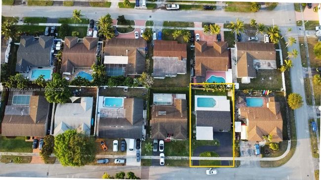 8911 Nw 7 Th Ct, House other with 3 bedrooms, 2 bathrooms and null parking in Pembroke Pines FL | Image 27