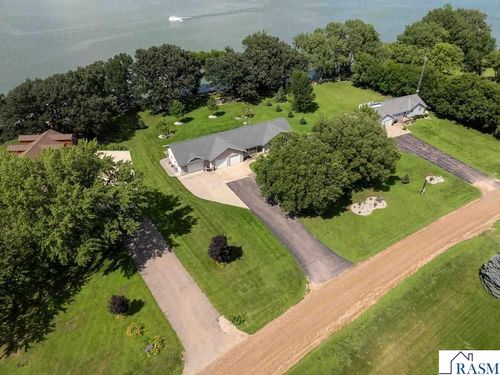 4 S Fox Lake Dr E, Sherburn, MN, 56171-1174 | Card Image