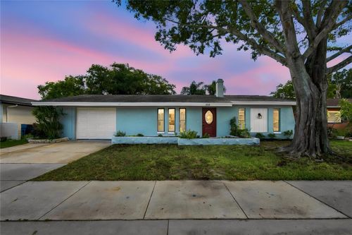 1813 Driftwood Cir N, OLDSMAR, FL, 34677-2752 | Card Image
