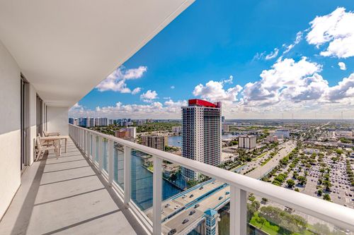 r2404-4010 S Ocean Dr, Hollywood, FL, 33019-3063 | Card Image