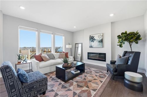 11115 N Glenwood Ave, Kansas City, MO, 64157-8074 | Card Image