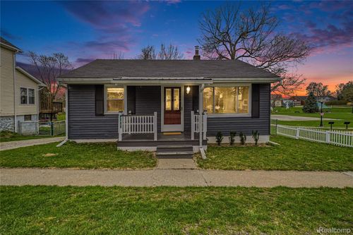 204 South St, Fowlerville, MI, 48836-5164 | Card Image