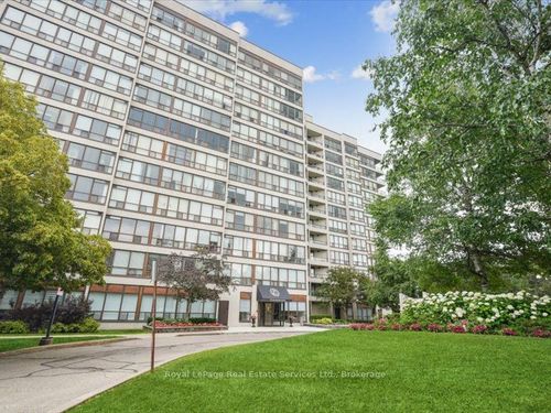910-10 Laurelcrest St, Brampton, ON, L6S5Y3 | Card Image